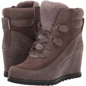 UGG Sz 6.5 Mole Wedge Valory Waterproof Booties